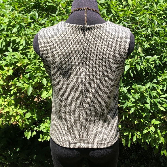 GAP tan & black sleeveless top EUC!! - Picture 3 of 8